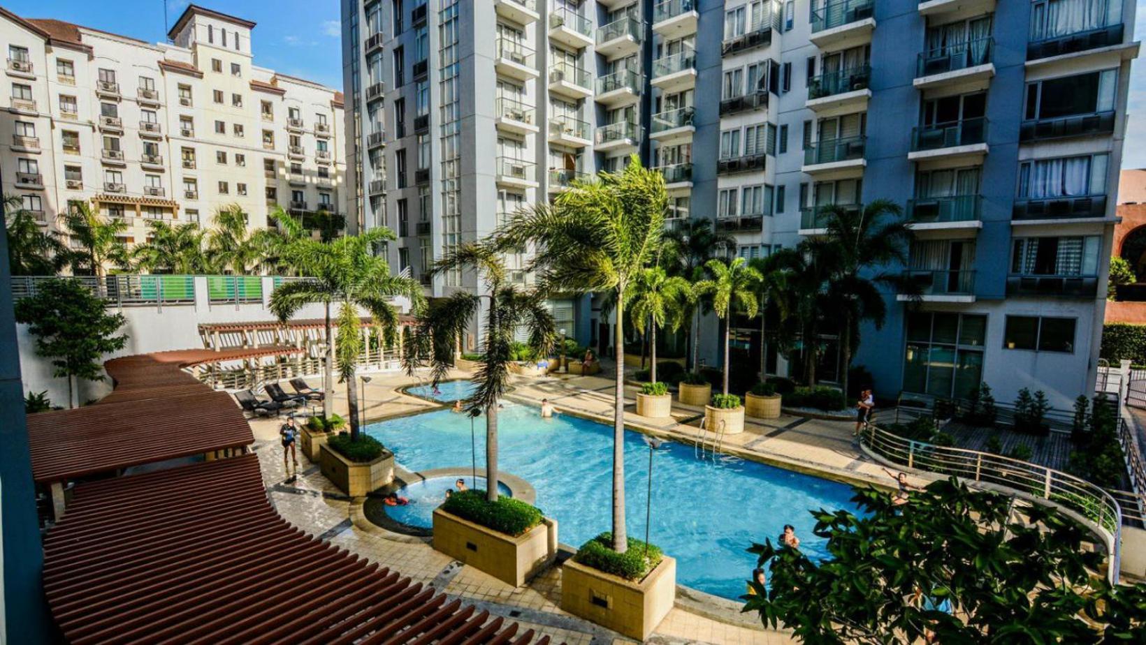One Palm Tree Villas Condominium - Studio 7Th Fl With Balcony - Across Terminal 3 Airport Пасай Экстерьер фото
