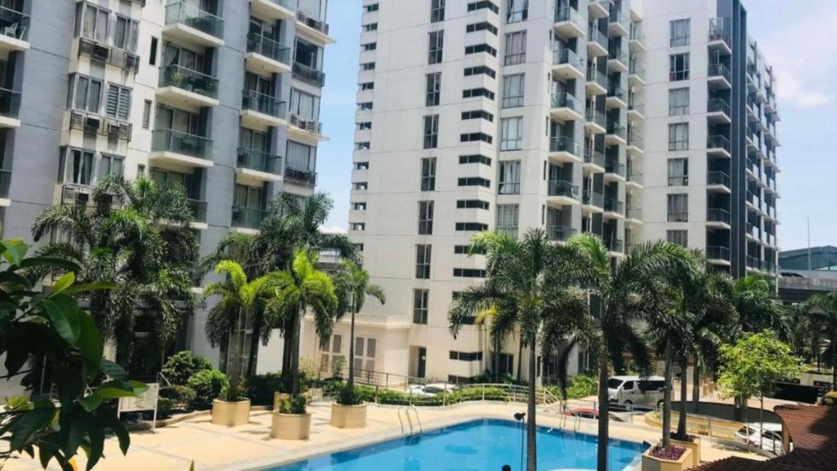 One Palm Tree Villas Condominium - Studio 7Th Fl With Balcony - Across Terminal 3 Airport Пасай Экстерьер фото