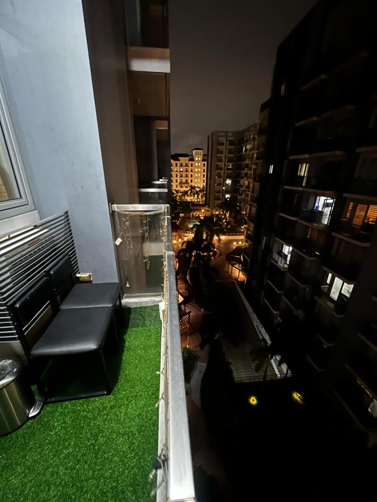 One Palm Tree Villas Condominium - Studio 7Th Fl With Balcony - Across Terminal 3 Airport Пасай Экстерьер фото